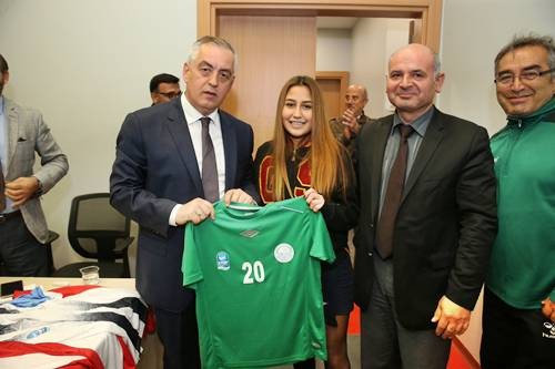 Spor Kulüplerine Başarılar Diledi