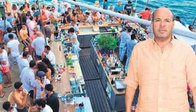 54 yaşına giren Levent Kızıl’ın doğum günü partisini jandarma bastı!