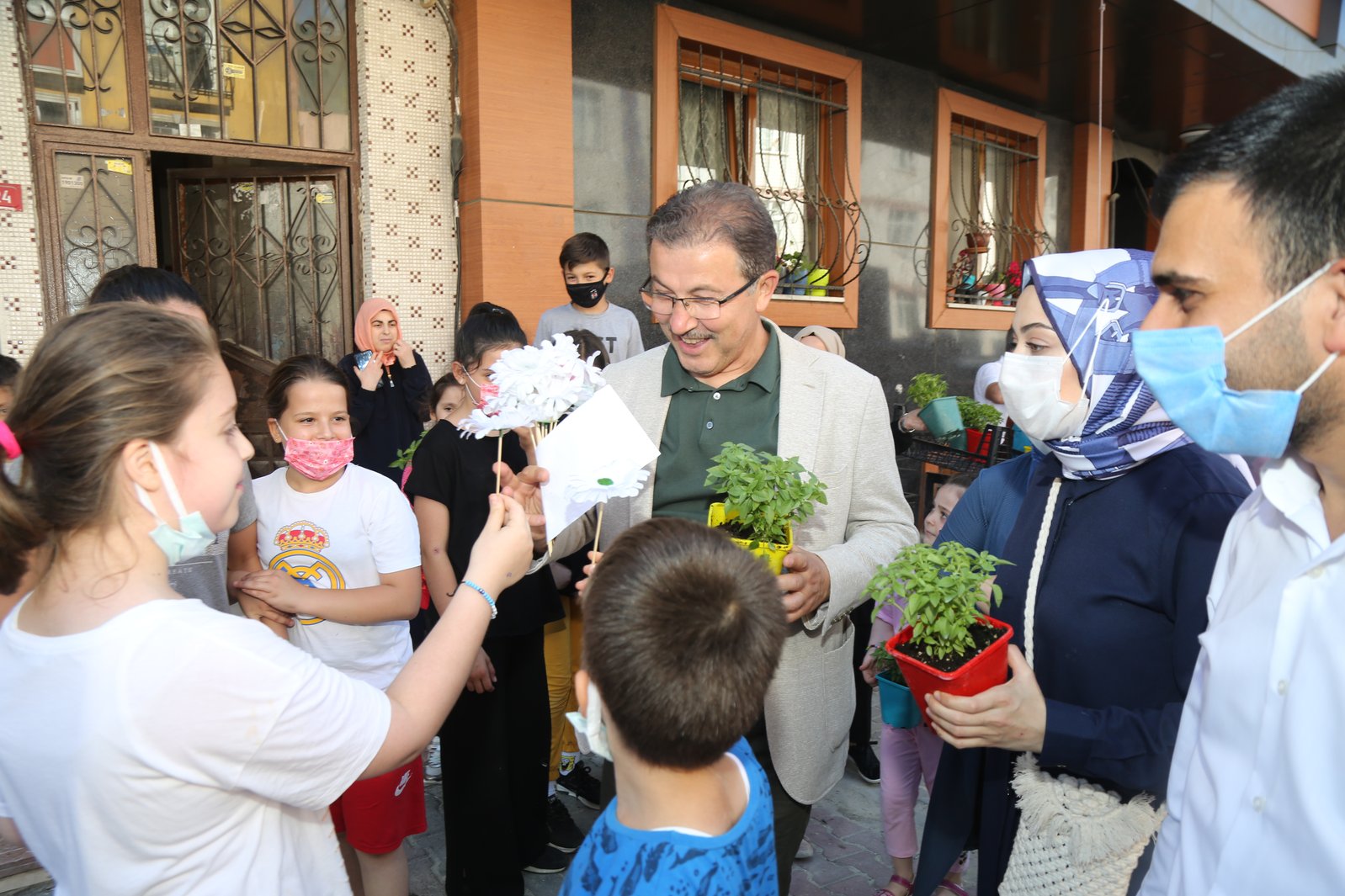 Akşemsettin’i Fesleğen Kokusu Sardı