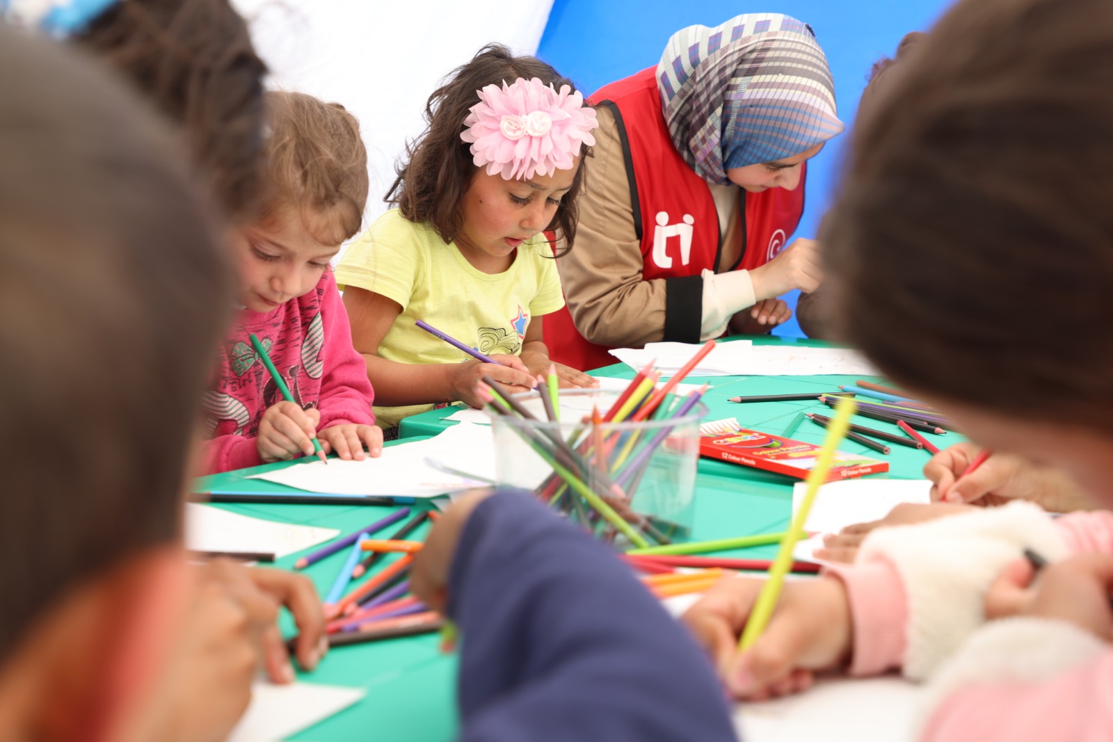 Yetim Vakfı Depremde Yetim Kalan Çocuklara Kol Kanat Geriyor