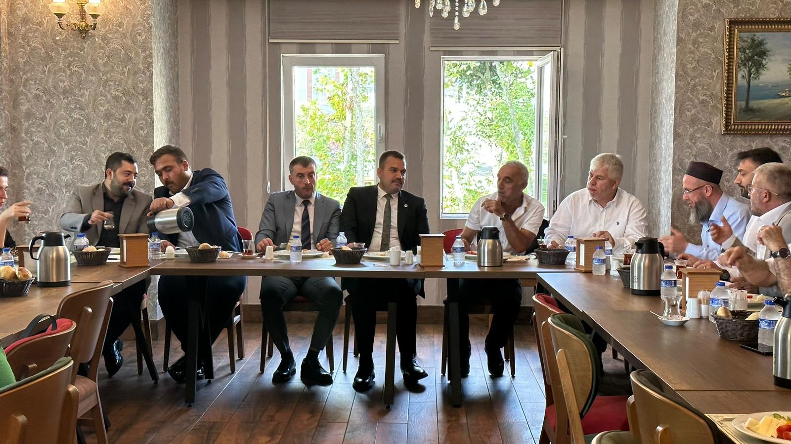 MHP GAZİOSMANPAŞA İLÇE BAŞKANLIĞI MUHTARLARLA BULUŞTU