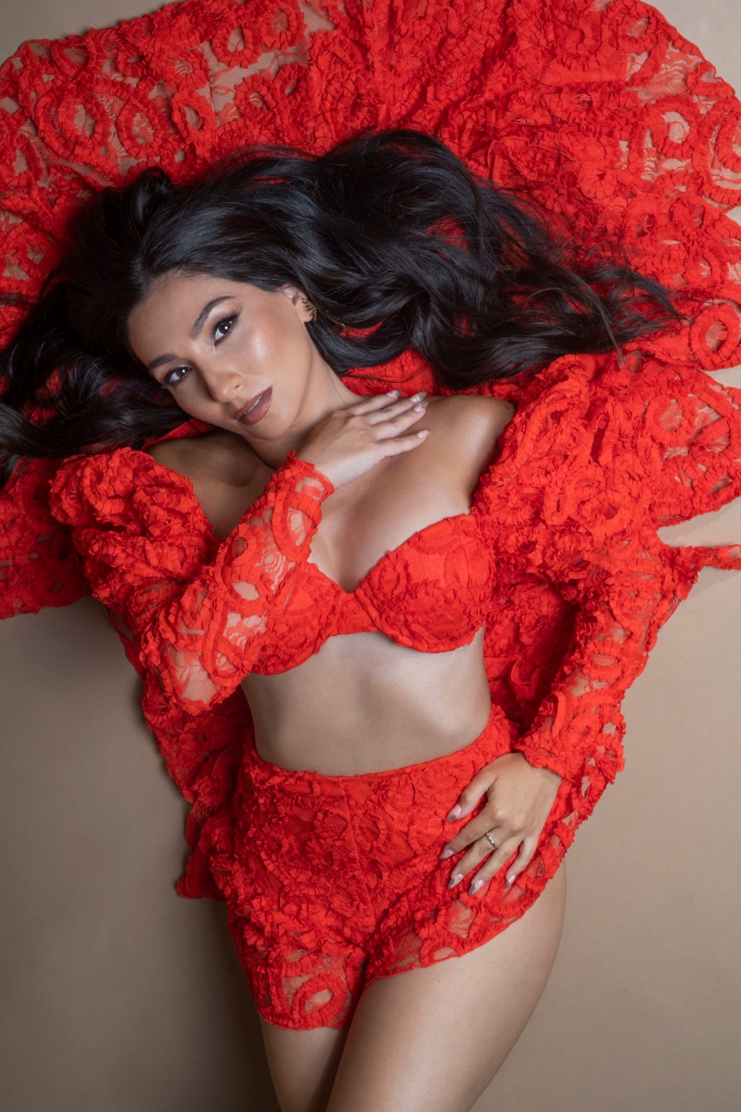 LATİN AMERİKA’DA RÜZGARINI ESTİREN NESHE İLK TÜRKÇE ŞARKISI “BİNGO”YU MÜZİKSEVERLERİN BEĞENİSİNE SUNDU