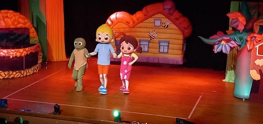 Niloya ve Arkadaşları Hafta Sonu Keyfini İkiye Katlıyor