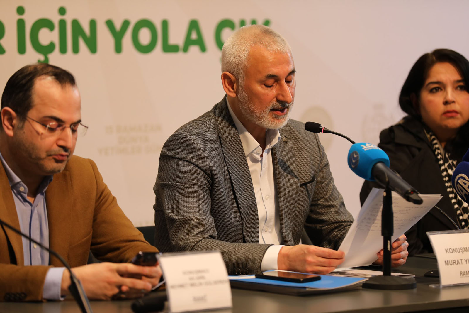 STK’lardan Dünya Yetimler Günü’nde basın açıklaması