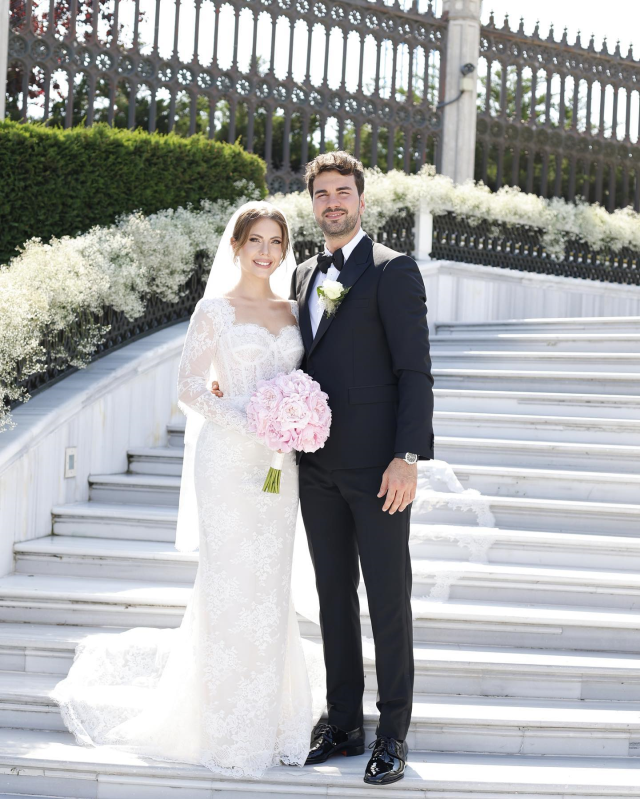 Eda Ece ve Buğrahan Tuncer’in kızları Mina İpek dünyaya geldi