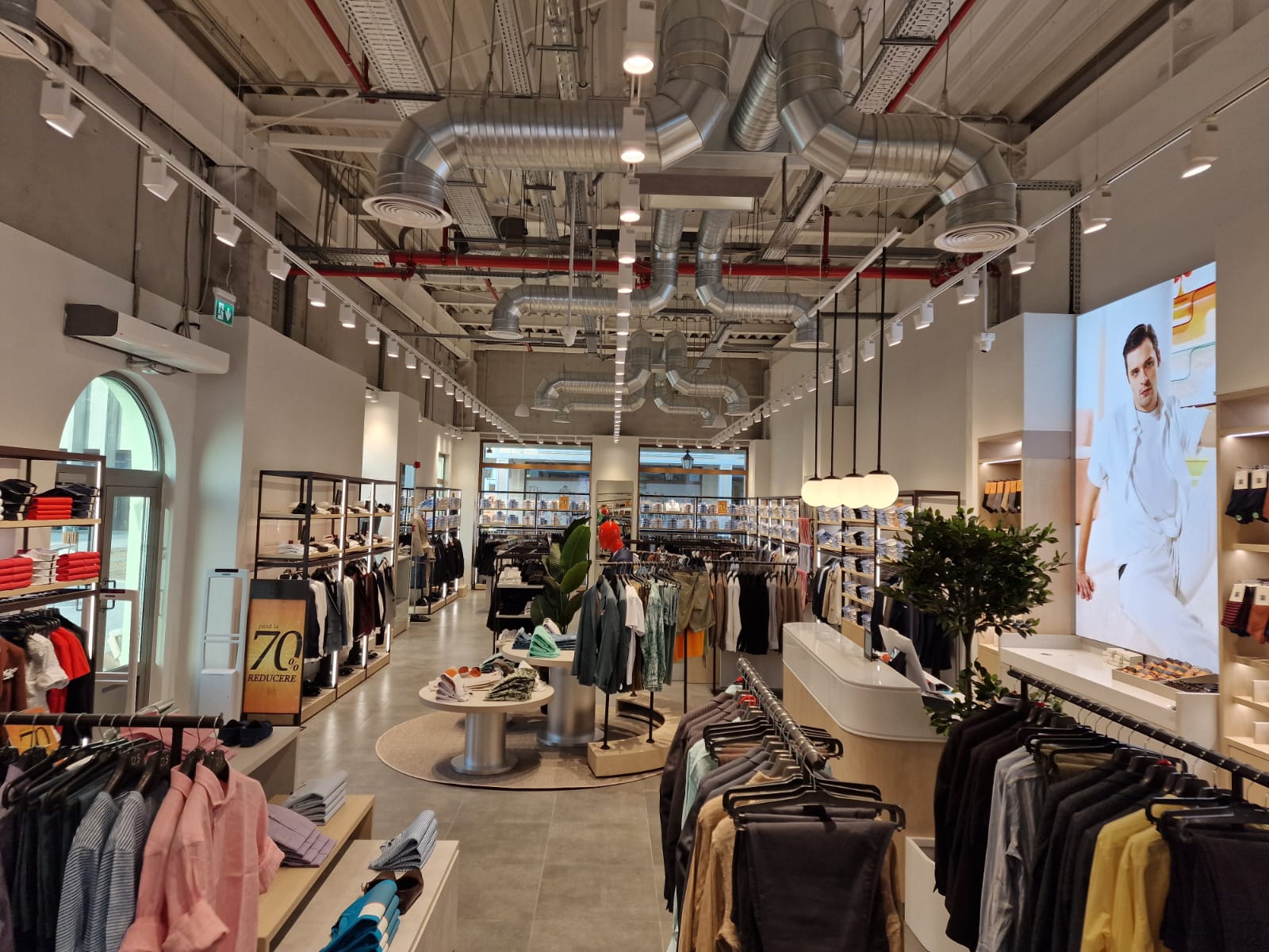 D’S damat, Romanya’da 10. mağazasını açtı