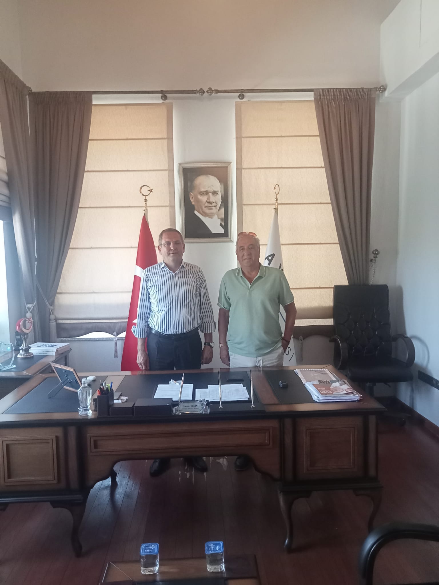 TÜM MİLLETİMİZİN 30 AĞUSTOS ZAFER BAYRAMI’NIN 102. YILINI AYVALIK BELEDİYE BAŞKANI SN. MESUT ERGİN İLE BERABER KUTLAR, AŞAĞIDAKİ YAZIMI SİZLERE ARMAĞAN EDERİZ.