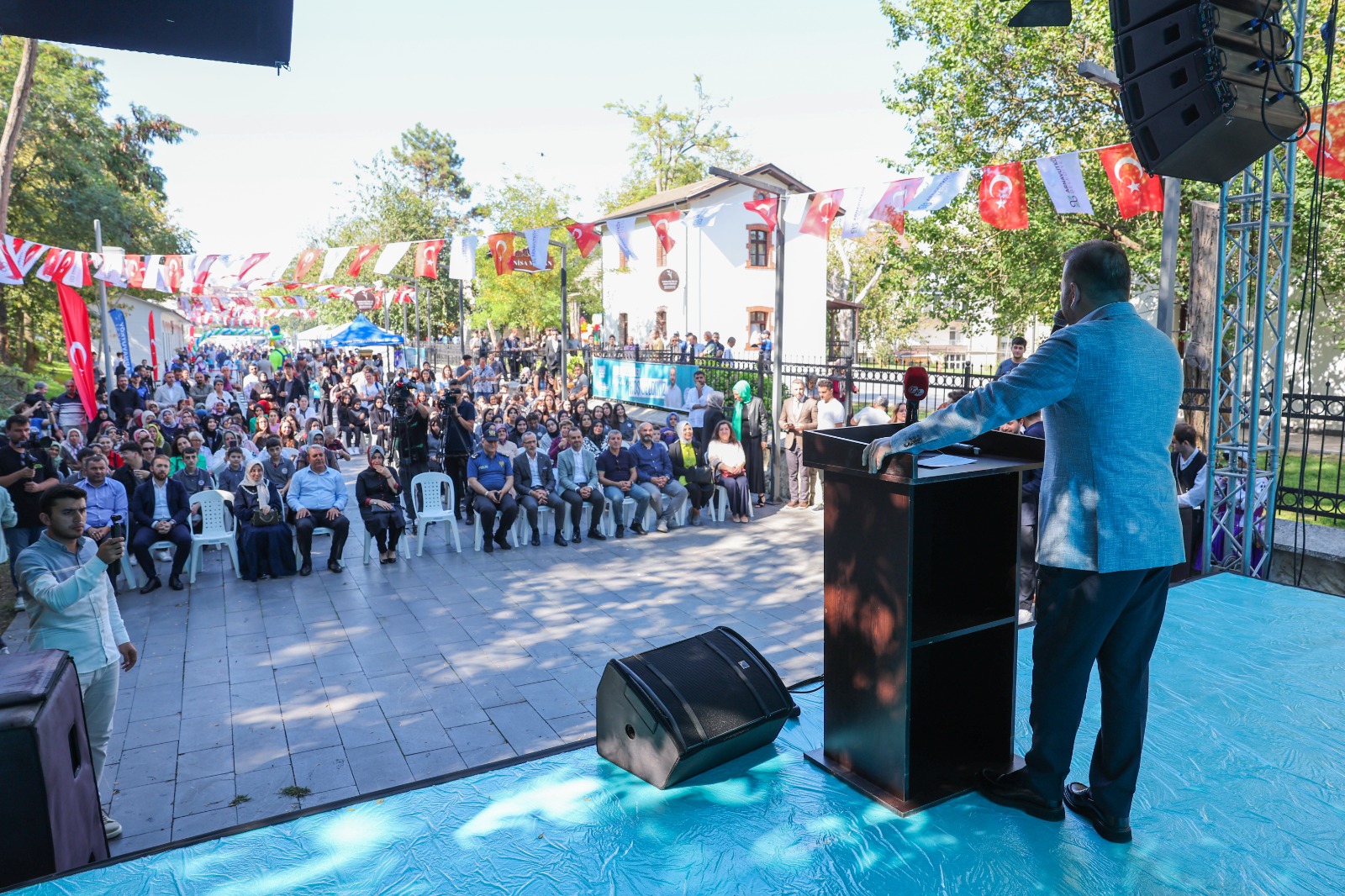 ARNAVUTKÖY’DE DEV KAZANLAR KAYNADI KIŞLIK LEZZETLER HAZIRLANDI