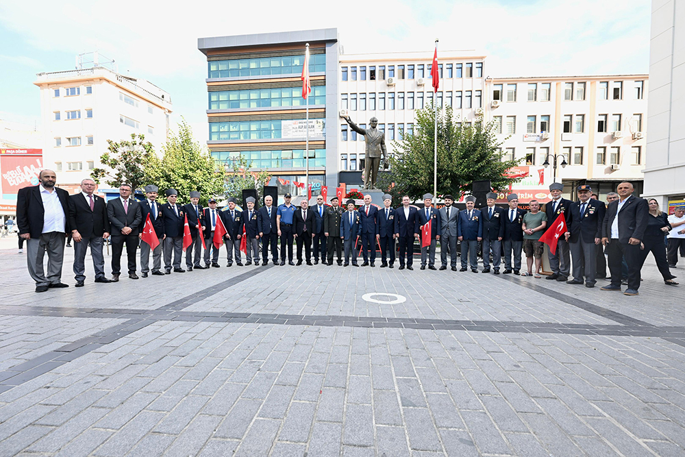 GAZİOSMANPAŞA’DA KAHRAMAN GAZİLER ONURUNA TÖREN DÜZENLENDİ