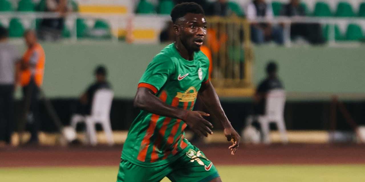 Amed SK, 9 kişi kalan Kocaelispor'u 3-0 yenerek galibiyetle tanıştı