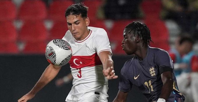 Genç Milliler İngiltere'yi elinden kaçırdı: Türkiye U20 Elit Lig'de İngiltere ile 1-1 berabere kaldı