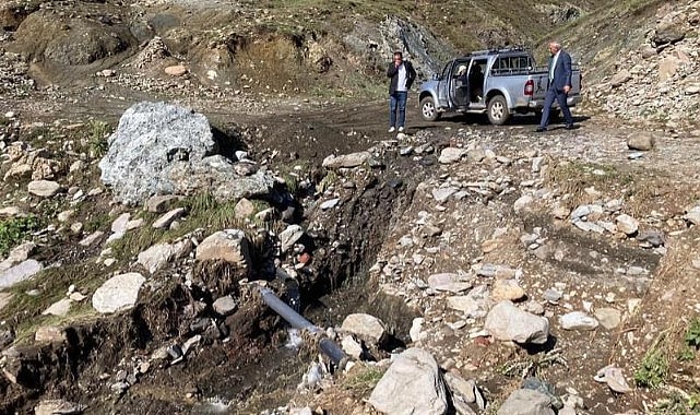 Göle'de sağanak yağış sele dönüştü: Su hattı hasar gördü