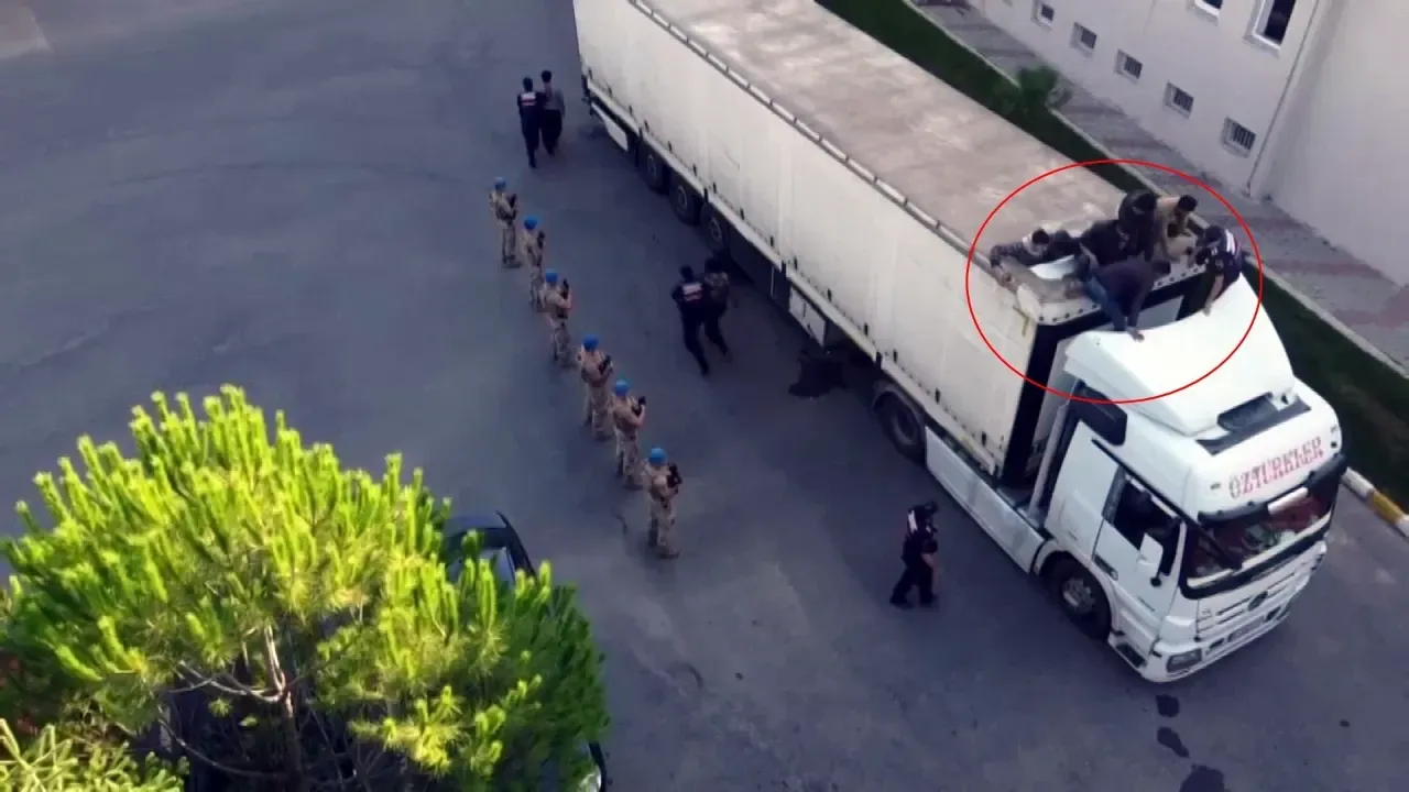 Van'dan Yola Çıkan Göçmen Kaçağı Dolu Tır Sakarya'da Yakalandı