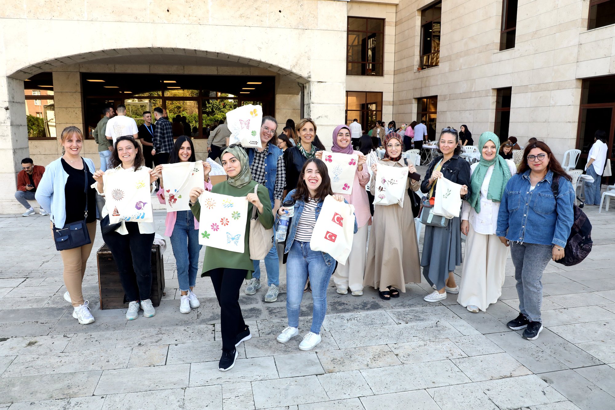 Dünya Kız Çocukları Günü’nde Eyüpsultan’da rengarenk atölye