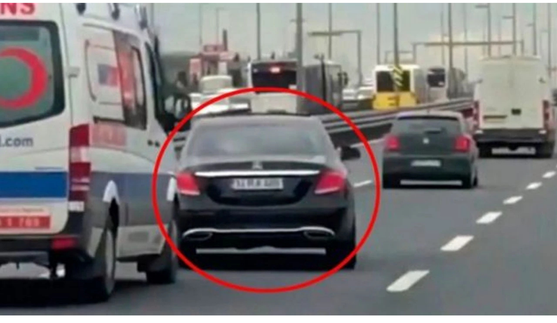 Ambulansa yol vermeyen sağlık müdürlüğü şoförü trafik magandasına üç yıl hapis