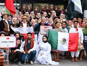 Uluslararası Halk Dansları Festivali Renkli Görüntülere Sahne Oldu