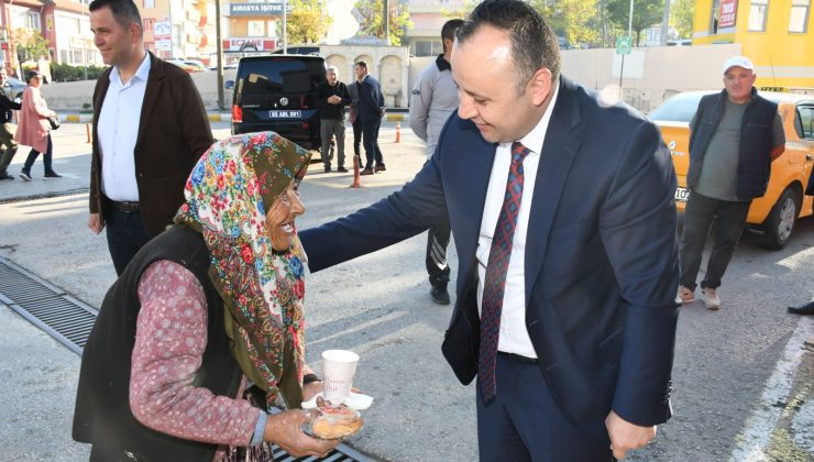 Amasya Belediyesinden sosyal belediyecilik örneği: Mobil ikram aracı vatandaşlarla buluşmaya devam ediyor