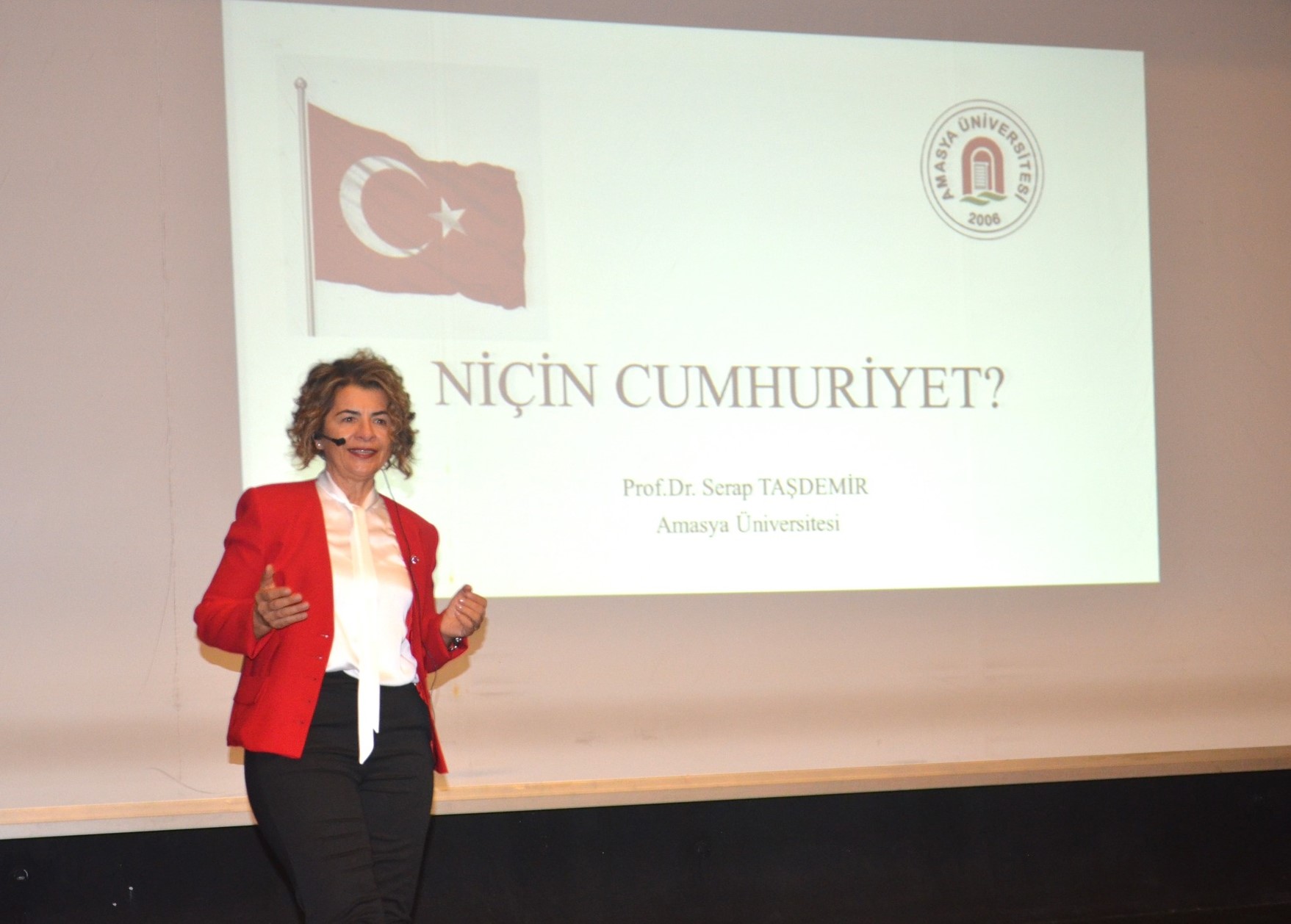 Amasya’da “Niçin Cumhuriyet” konulu konferans düzenlendi