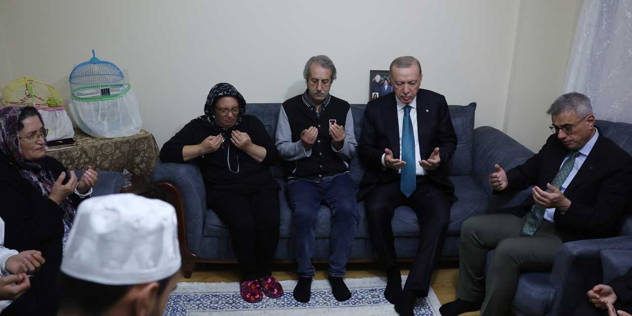 Cumhurbaşkanı Erdoğan'dan trafik kazasında hayatını kaybeden Betül Önderoğlu’nun ailesine taziye ziyareti