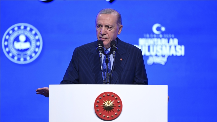 Erdoğan: Türkiye'yi yine demokrasiyle kardeşlikle büyüteceğiz
