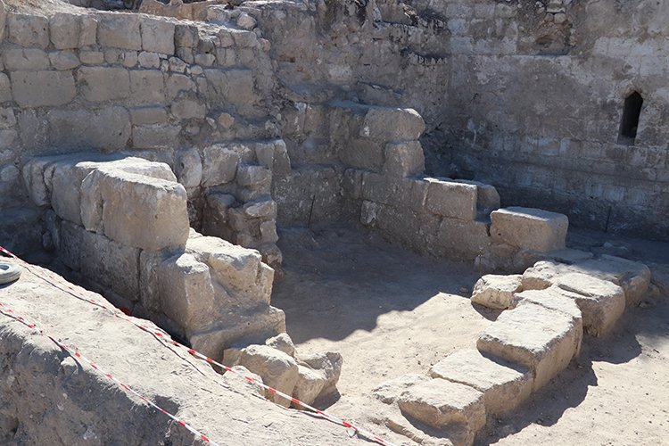 Hasankeyf'te 1600 yıllık askeri yapı kalıntıları bulundu || Miahaber