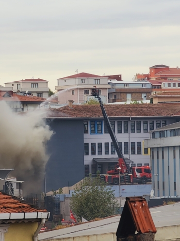 İstanbul'da depo yangını