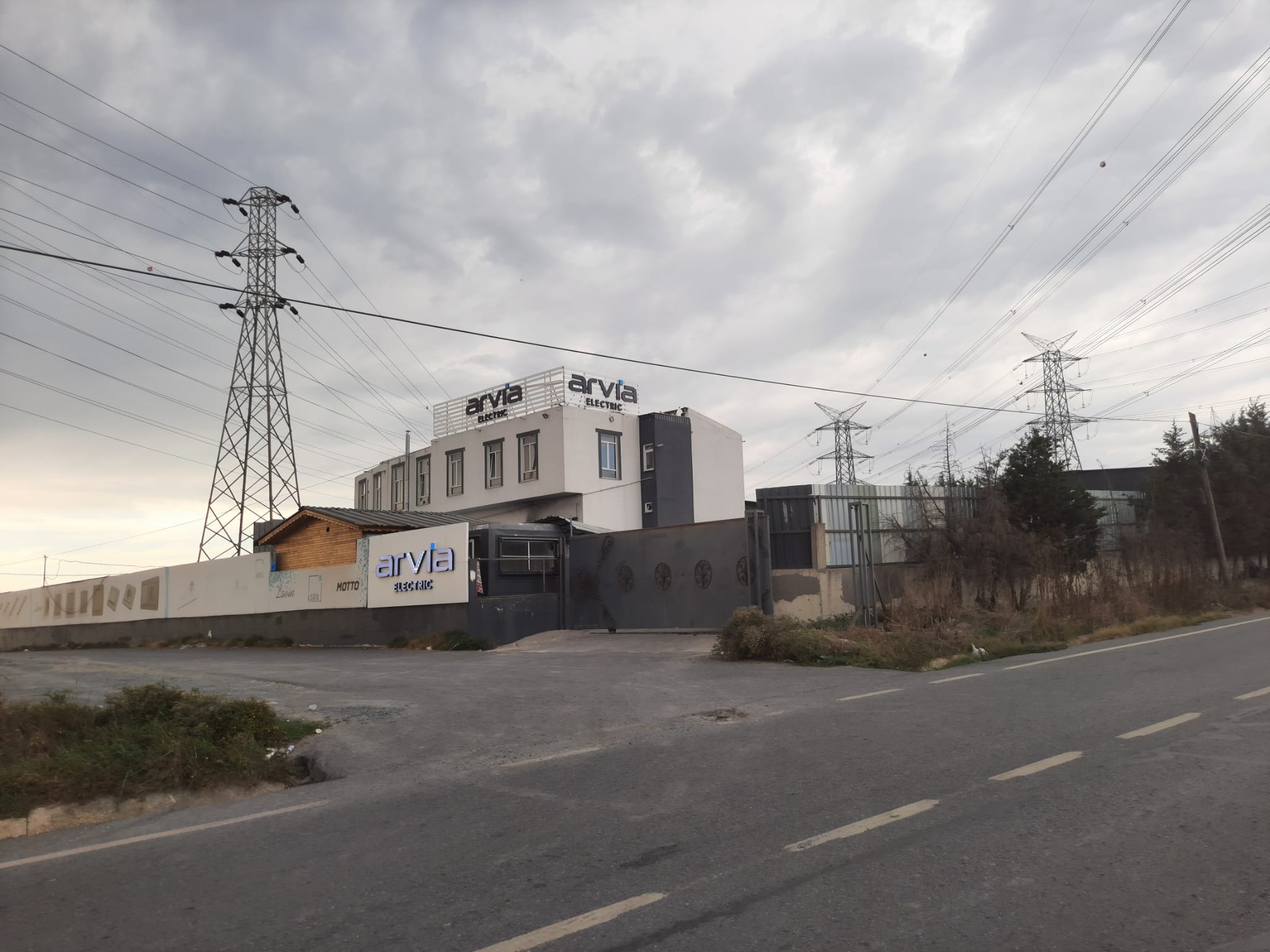 YÜKSEK GELİRM HATTINDA ALTINDA EKMEK PARASI