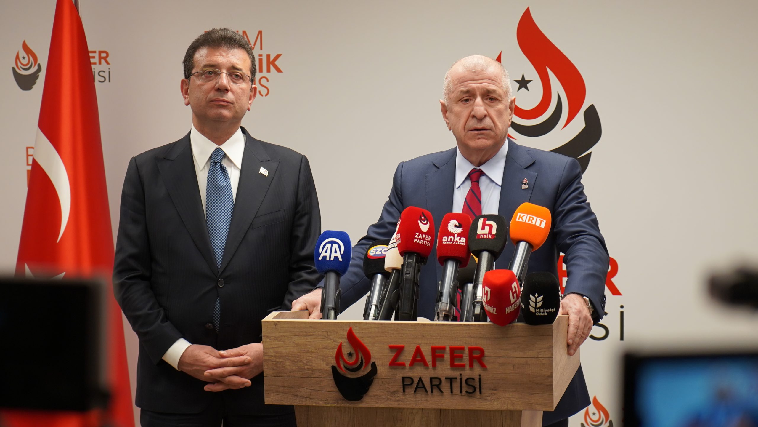 Zafer Partisi Genel Başkanı Prof. Dr. Ümit Özdağ ve İstanbul Büyükşehir Belediye Başkanı Ekrem İmamoğlu’nun basın açıklaması.