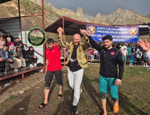 Erzurum Üzümbağı güreşleri yapıldı.