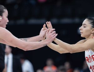 Potanın perileri, Romanya karşısında güle oynaya kazandı, üçte üç yaptı