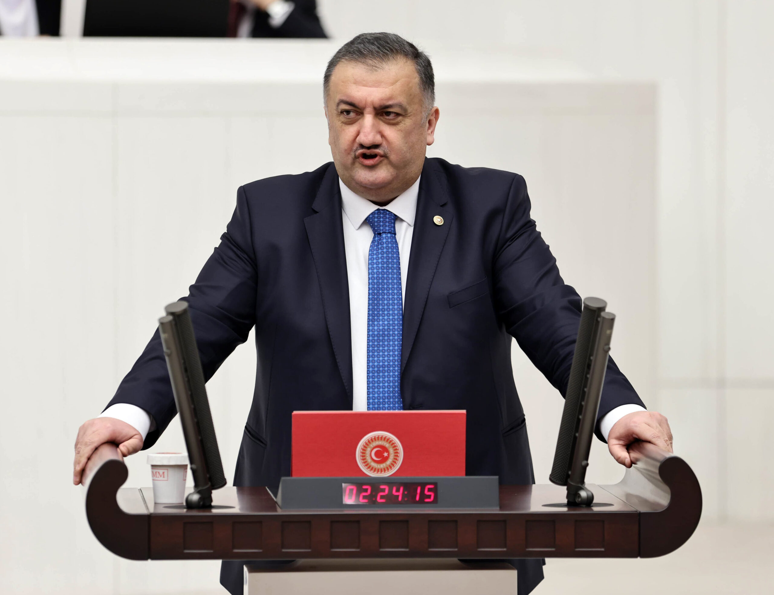 DEVA Partili Karal, okul önlerinde meydana gelen trafik kazalarını Meclis gündemine taşıdı