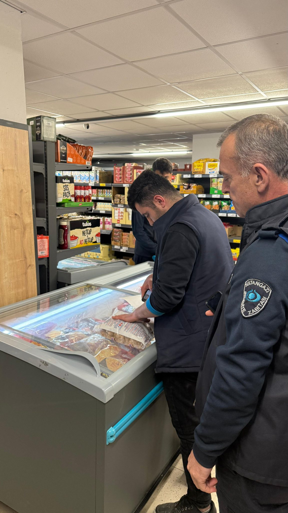 Sultangazi’de Marketlerde Sıkı Denetim