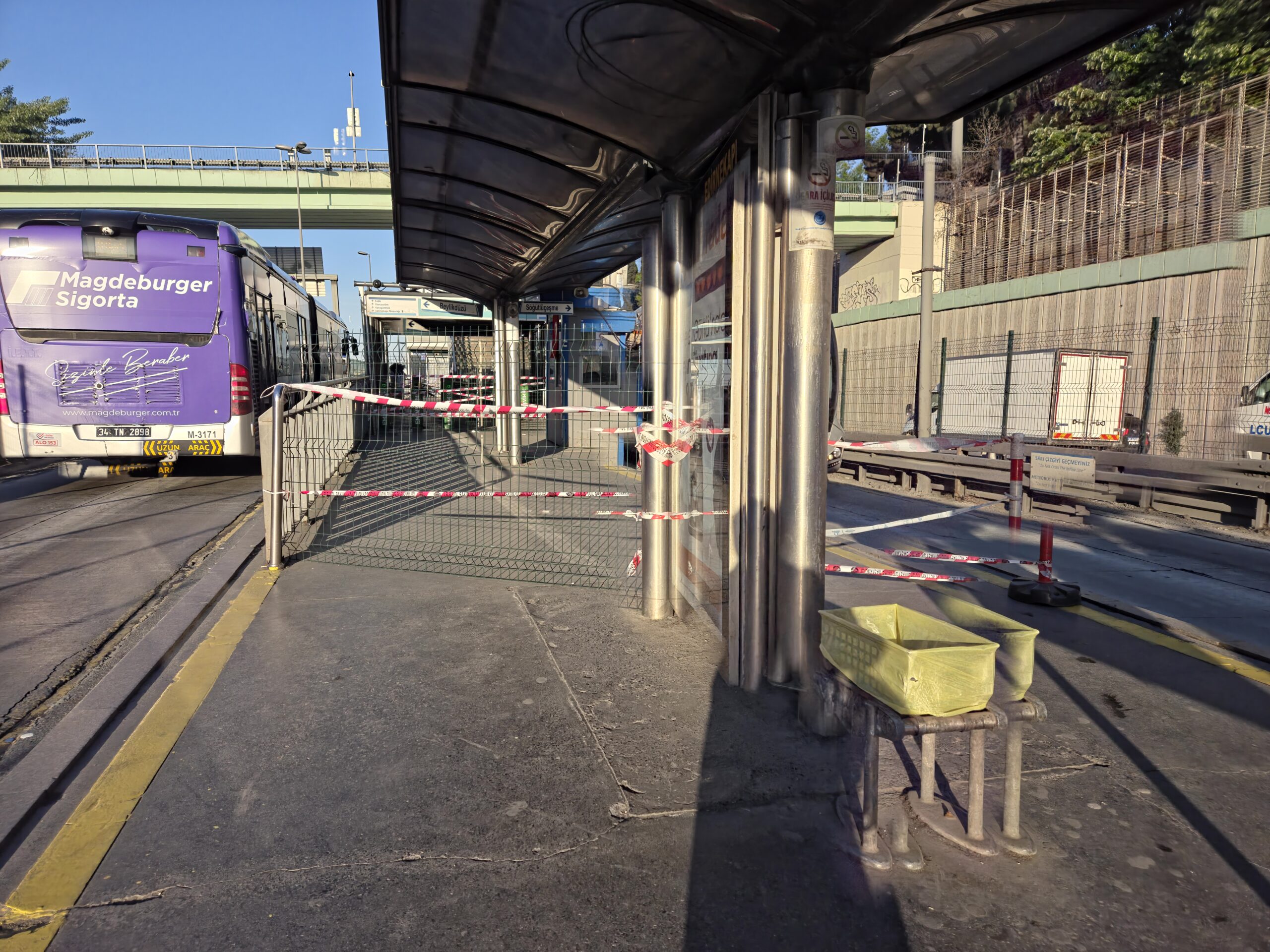 EDİRNEKAPI YAYA TRAĞİNE KAPATILDI