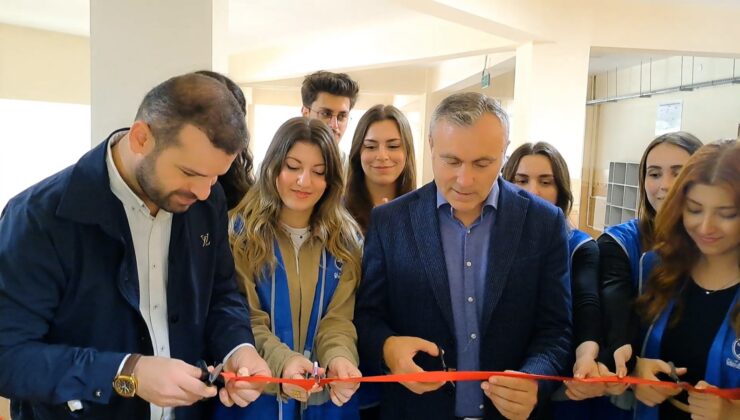 Sakarya Üniversitesi Öğrencilerinden Kütüphane