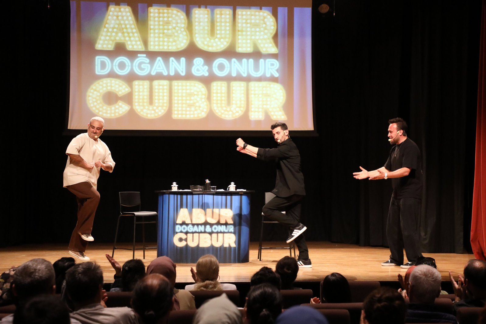 “Abur Cubur Talk Show” Eyüpsultan’ı kahkaya boğdu!