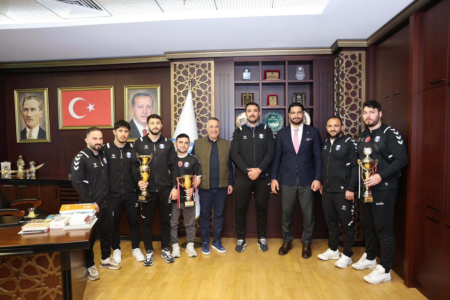 Türkiye Güreş Federasyonu Başkanı Taha Akgül’den Başkan Dursun’a Ziyaret