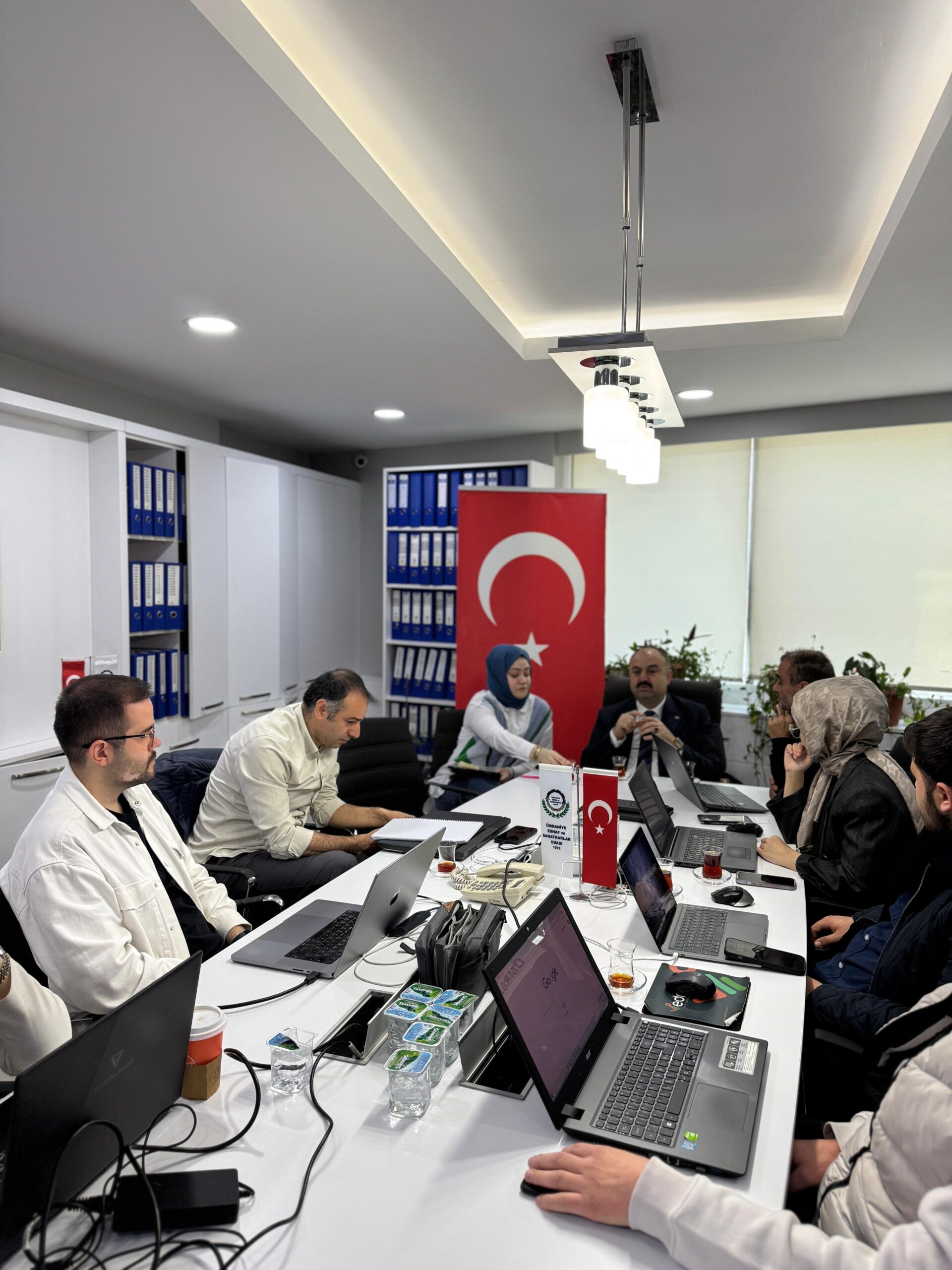 Ümraniye Esnaf ve Sanatkarlar Odasından Sosyal Medya ve Yapay Zeka Eğitimi..