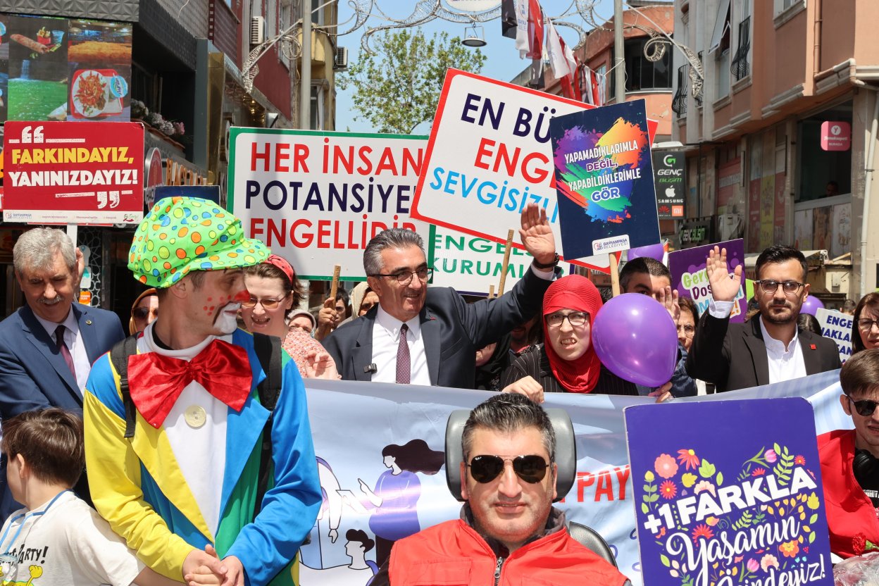 Bayrampaşa’da özel bireyler için farkındalık yürüyüşü