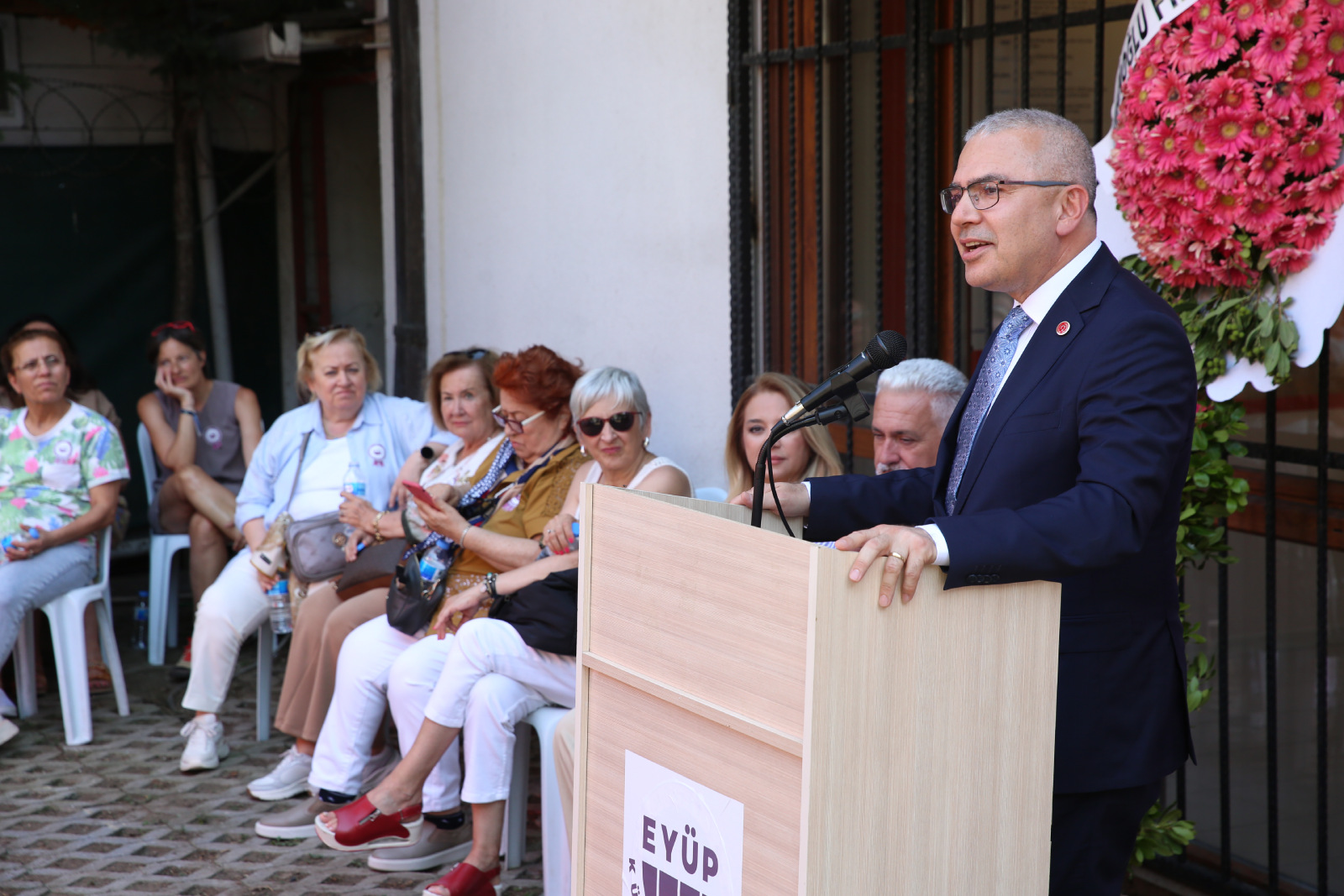 Eyüp’ün hafızasına yolculuk: “Bir Zamanlar Eyüp’te” sergisi ziyarete açıldı
