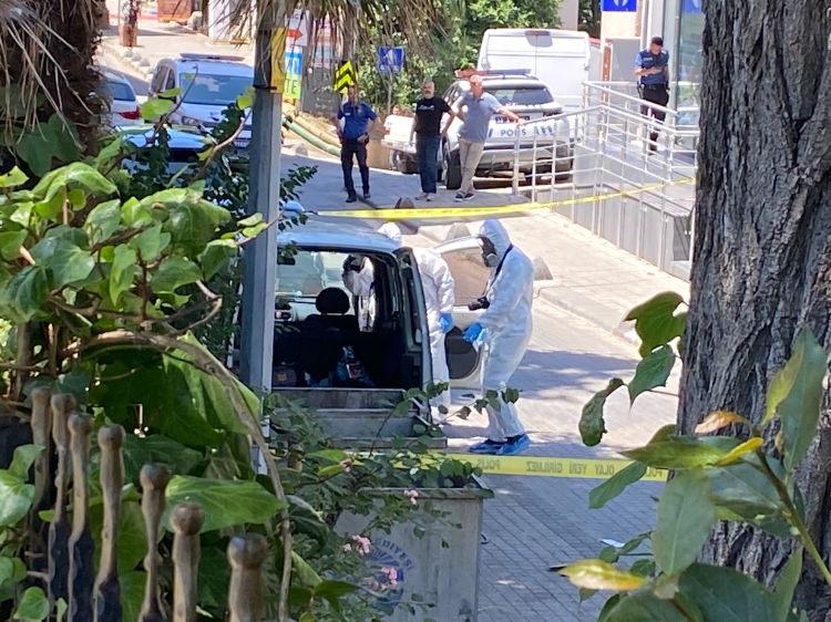 Muhtarın İhbarı Sonrası Park halindeki araçta ceset bulundu!