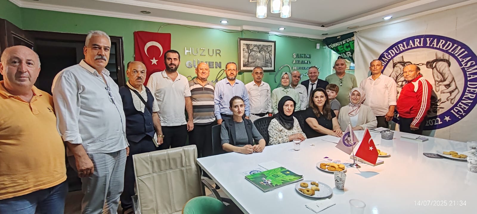 Gelecek Partisi İstanbul Yönetimi, Gaziosmanpaşa’da Çay Sohbetinde Buluştu