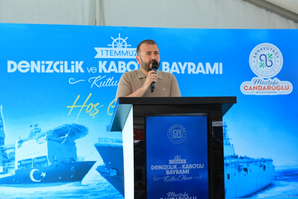 Karaburun’da Kabotaj Coşkusu: Denizcilik Bayramı Arnavutköy’de Şölenle Kutlandı