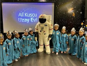 Eyüpsultanlı çocuklar yaz tatilinde bilim ve eğlenceyle buluşuyor