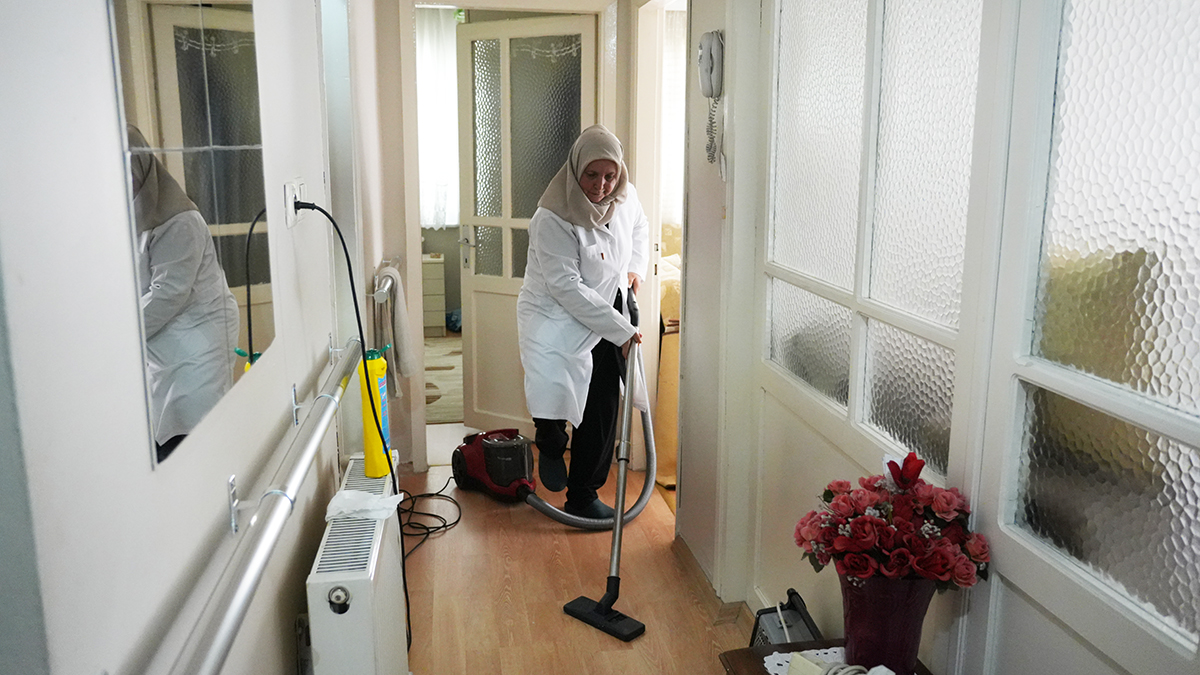 Gaziosmanpaşa’da “Evde Temizlik” ve “Evde Berber” Hizmetleri Yüzleri Güldürüyor