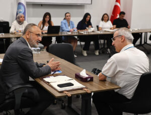 Başkan Özmen, Halk Günü buluşmalarında vatandaşları dinliyor