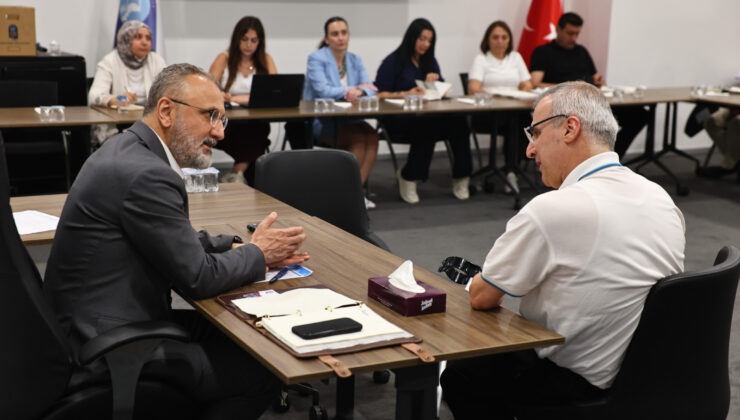 Başkan Özmen, Halk Günü buluşmalarında vatandaşları dinliyor