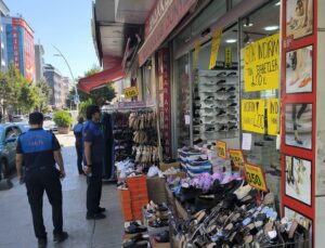 Sultangazili Zabıtalardan Kaldırım İşgaline Geçit Yok