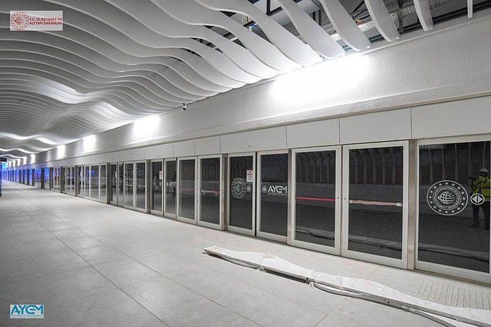 Gayrettepe Havalimanı Metrosu’nda Klima Sorunu,Yolcular ter banyosu yapıyor.