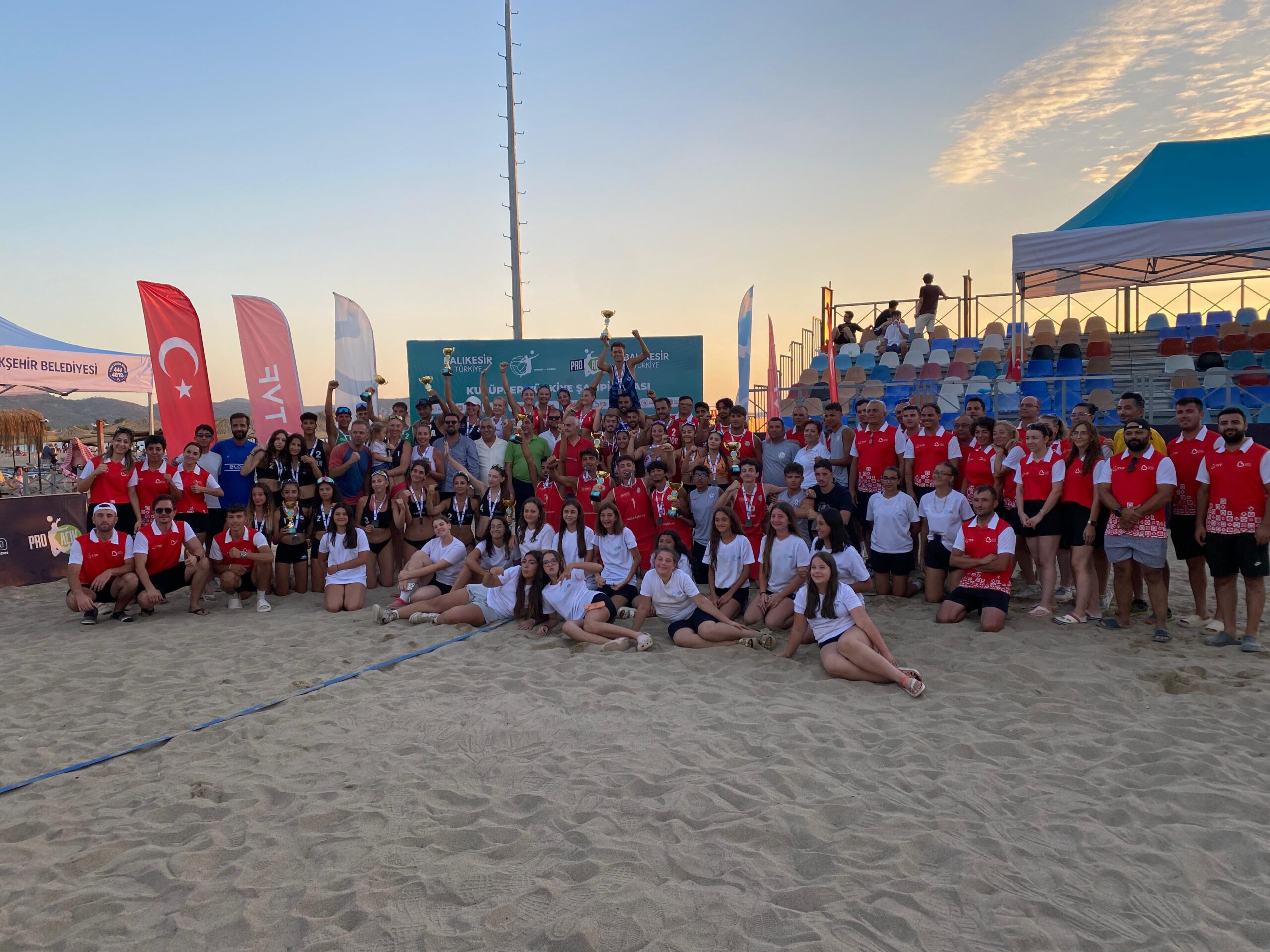 “Gençlerimizle Her Daim Yol Yürüyüyoruz”