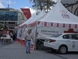 Kızılay’dan Gaziosmanpaşa Meydanı’nda Kan Bağışı Kampanyası